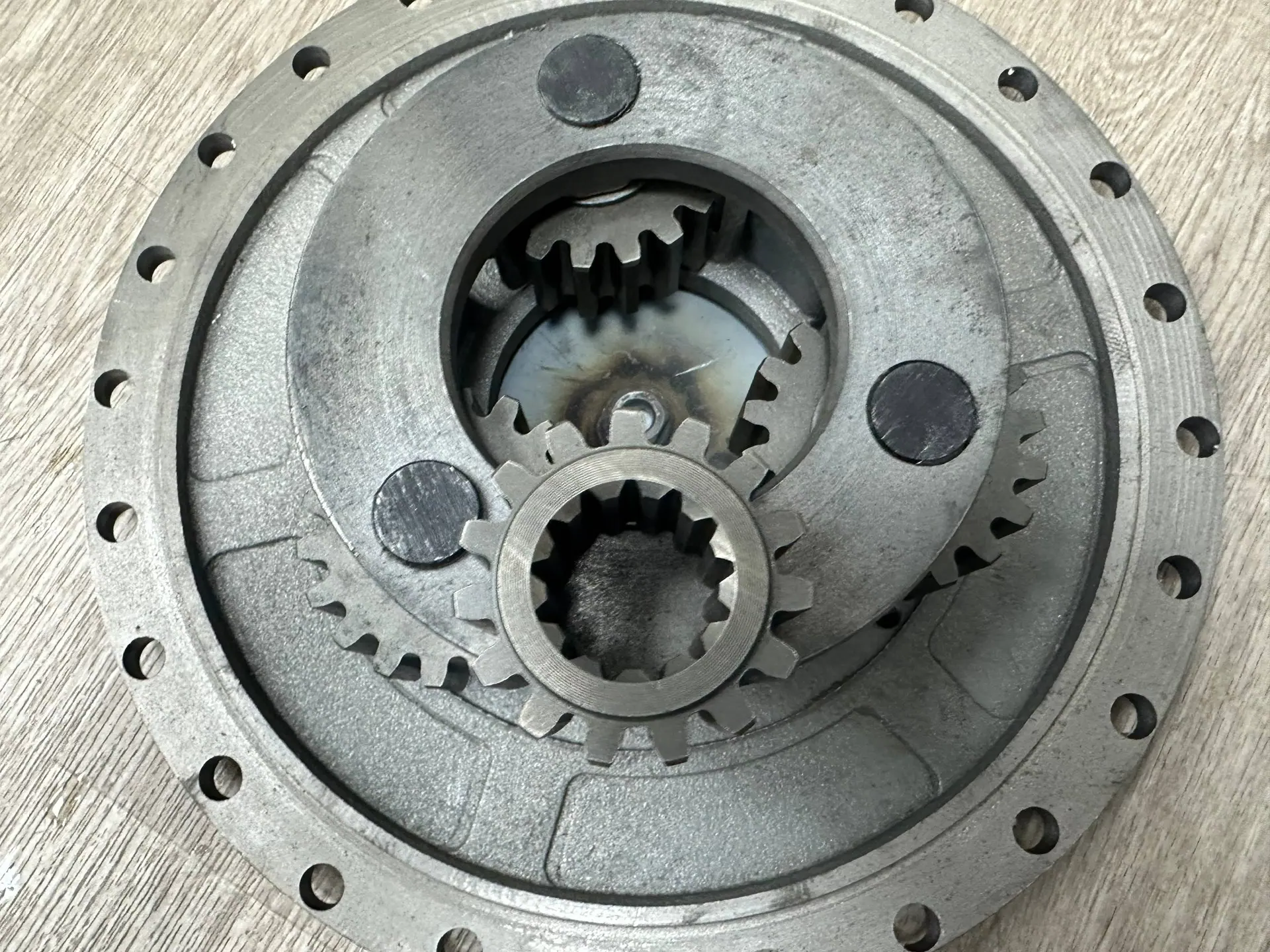 Блок сателлитов редуктора бортового + шестерня погрузчик 13/15 ZL-30 (сателлит 18 зубьев)
