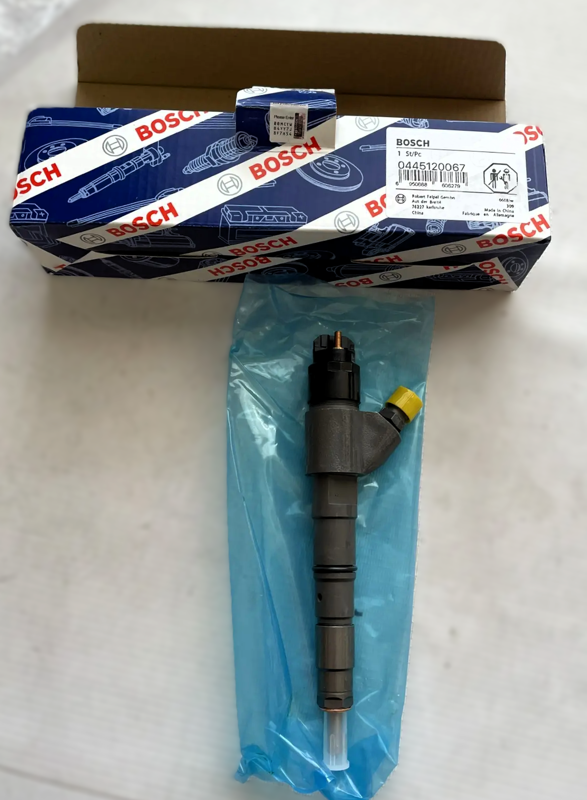 Форсунка топливная Bosch, Deutz, Volvo (0445120067)
